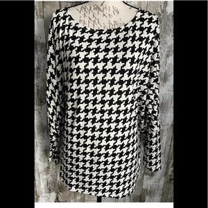 NEW RELEASE Lularoe Linda Batwing Dolman Top Shirt XL  Black White NWT